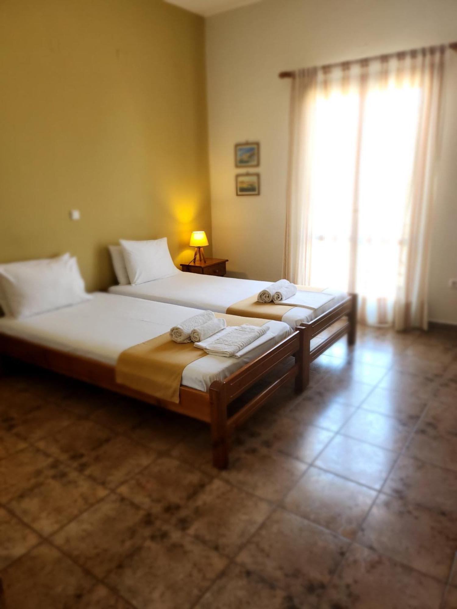 Hotel Theodorou Azolimnos Zimmer foto